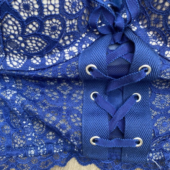 NWT Victorias Secret Lace Padded Demi Bra with Corset front - Picture 9 of 11